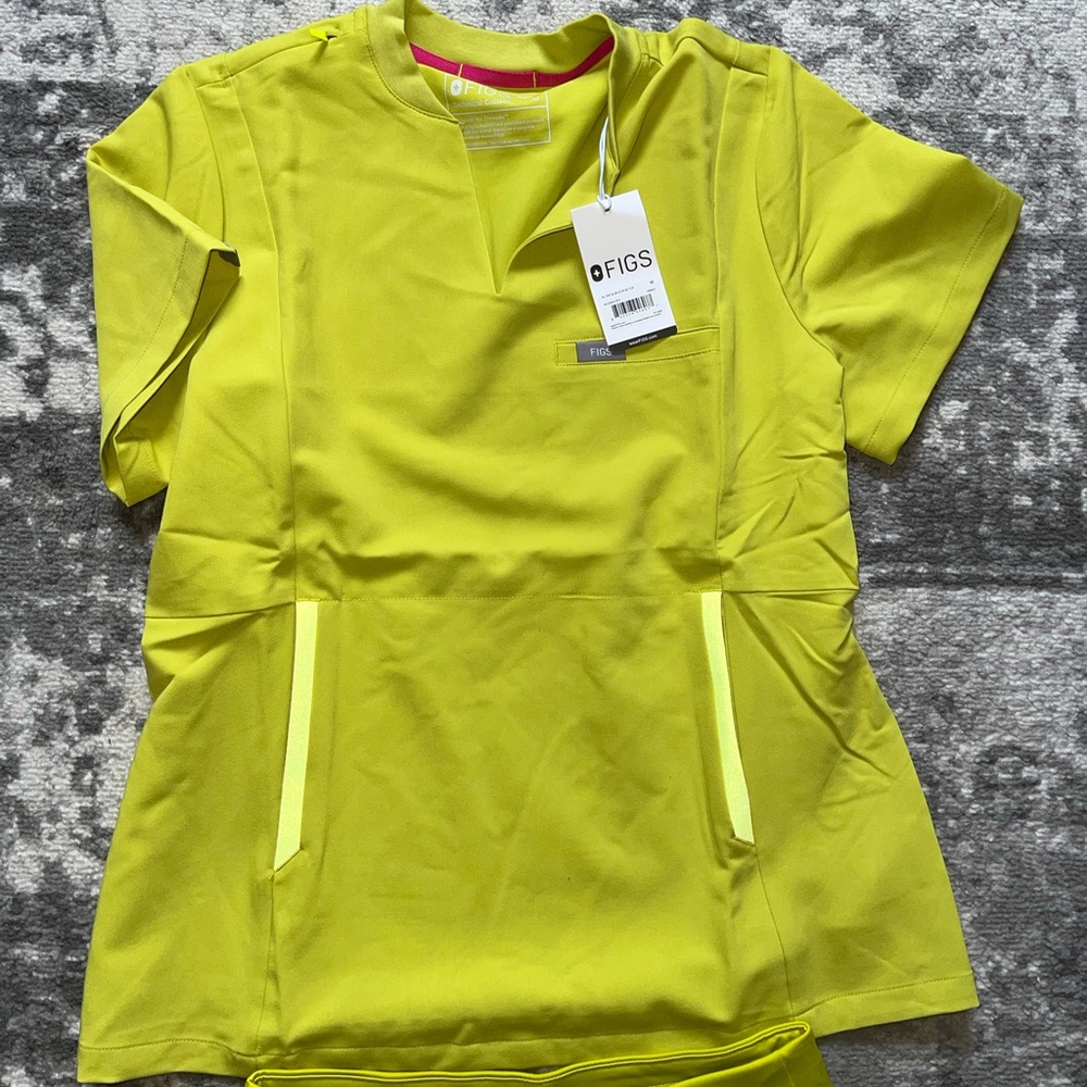 Brand New Lime FIGS Scrubs with tags